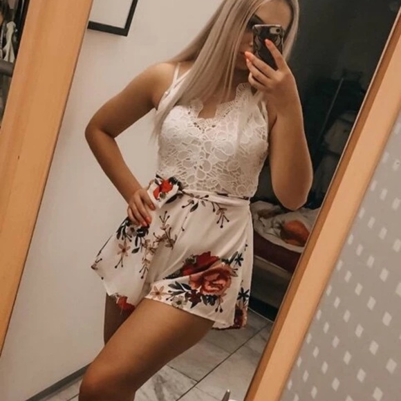 White Floral Romper - Picture 5 of 8